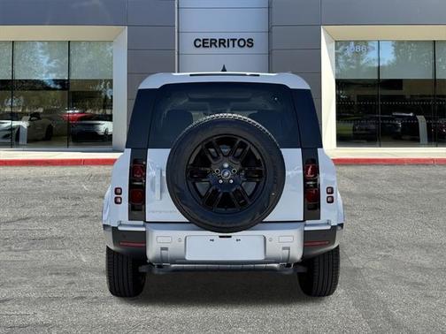 2025 Land Rover Defender 110 P300
