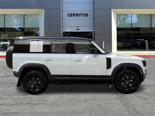2025 Land Rover Defender 110 P300
