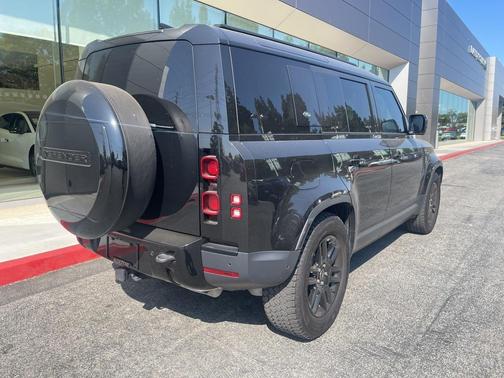 2024 Land Rover Defender 110 P300