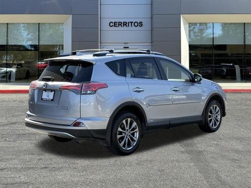 2018 Toyota RAV4 Hybrid SE