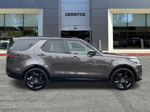 2025 Land Rover Discovery P360 Dynamic SE