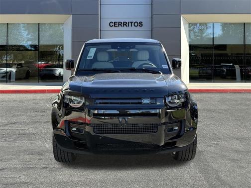 2025 Land Rover Defender V8