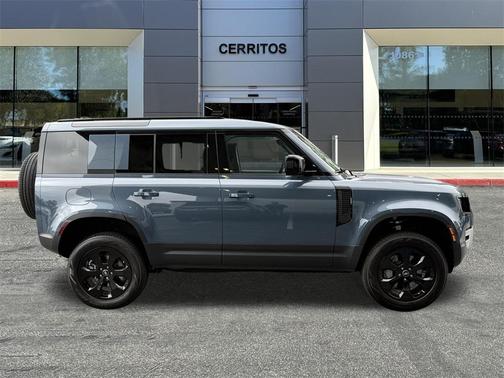 2025 Land Rover Defender 110 P400 S