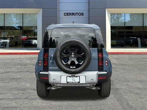 2025 Land Rover Defender 110 P400 S