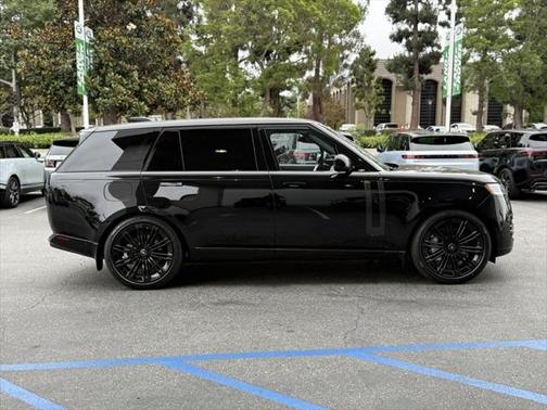 2025 Land Rover Range Rover P530 SE 7 Seat