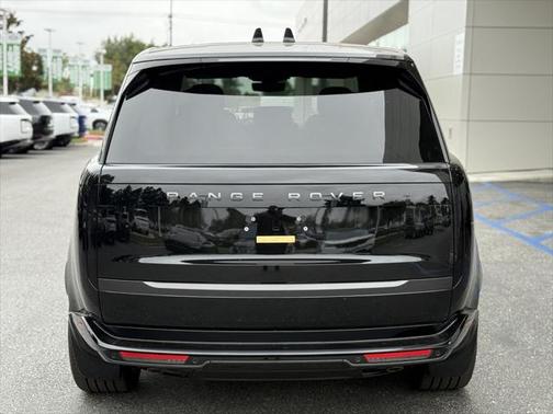 2025 Land Rover Range Rover P530 SE 7 Seat