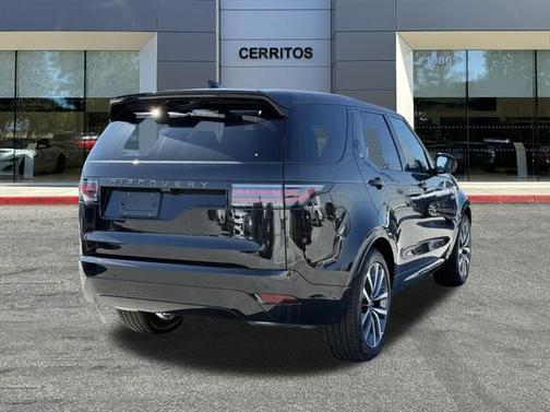 2025 Land Rover Discovery P360 Dynamic SE