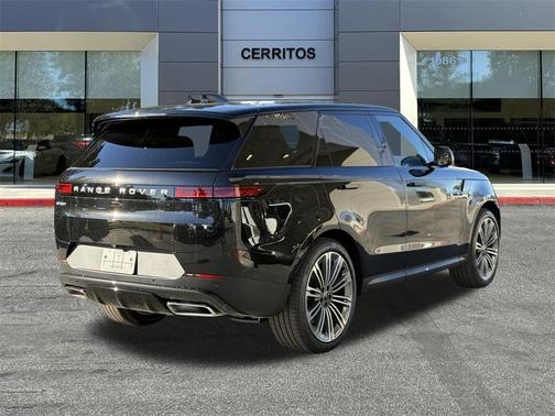2025 Land Rover Range Rover Sport SE