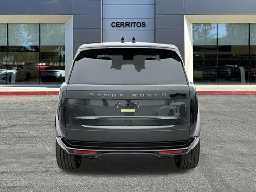2025 Land Rover Range Rover P530 SE 7 Seat