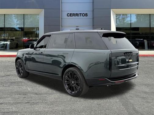 2025 Land Rover Range Rover P530 SE 7 Seat