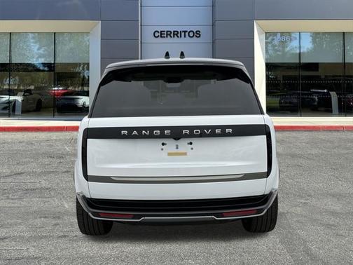 2025 Land Rover Range Rover P550e SE