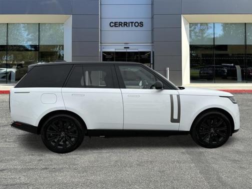 2025 Land Rover Range Rover P550e SE