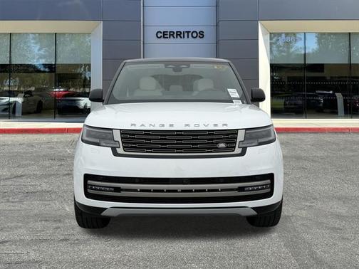 2025 Land Rover Range Rover P550e SE