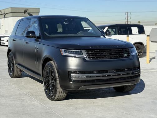 2025 Land Rover Range Rover P400 SE 7 Seat