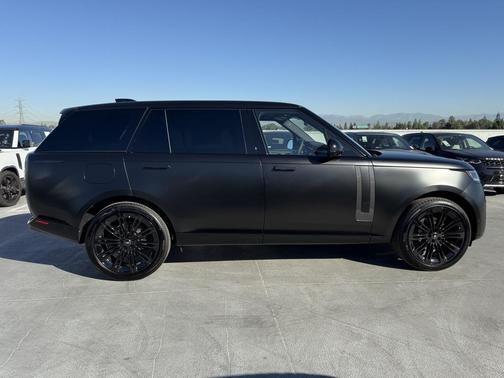 2025 Land Rover Range Rover P400 SE 7 Seat