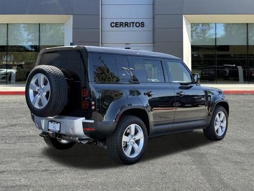 2024 Land Rover Defender 110 P500 SE