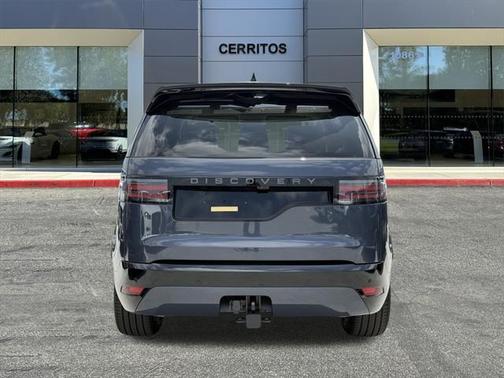 2025 Land Rover Discovery P360 Dynamic SE