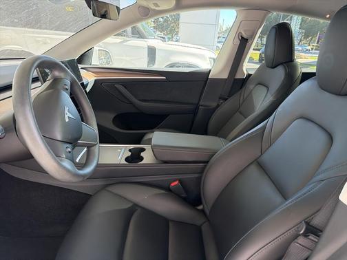 2025 Tesla Model Y Long Range Dual Motor Rear-Wheel Drive