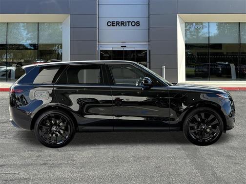 2025 Land Rover Range Rover Sport SE