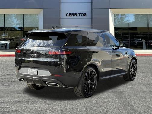 2025 Land Rover Range Rover Sport SE