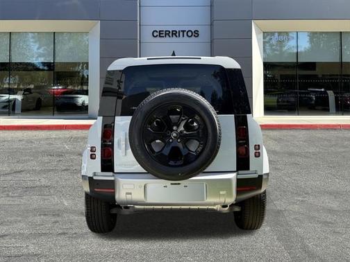 2025 Land Rover Defender 110 P400 S