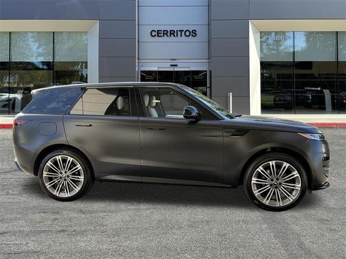 2025 Land Rover Range Rover Sport SE