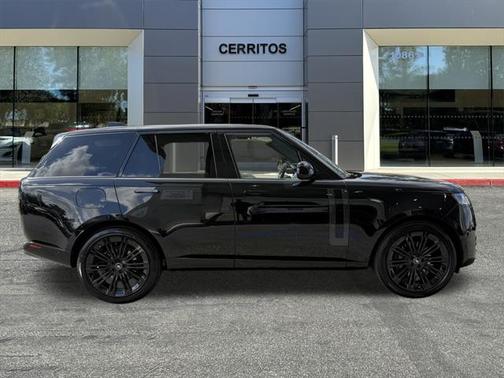 2025 Land Rover Range Rover P400 SE
