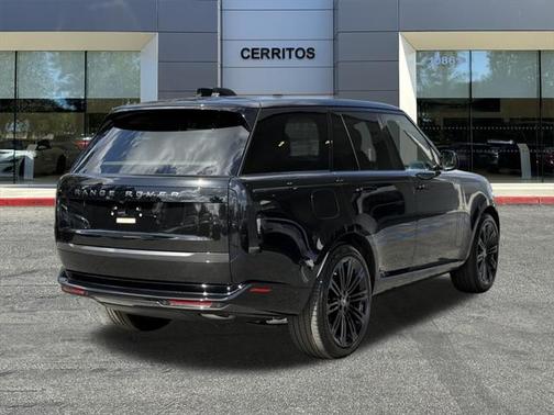 2025 Land Rover Range Rover P400 SE