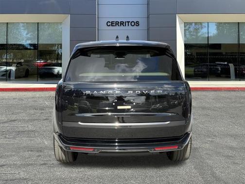 2025 Land Rover Range Rover P400 SE