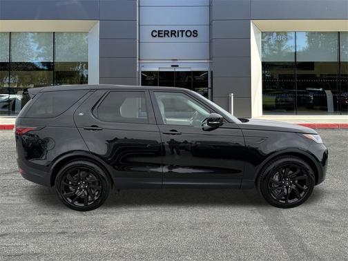 2025 Land Rover Discovery P300 S