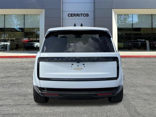 2025 Land Rover Range Rover P550e SE