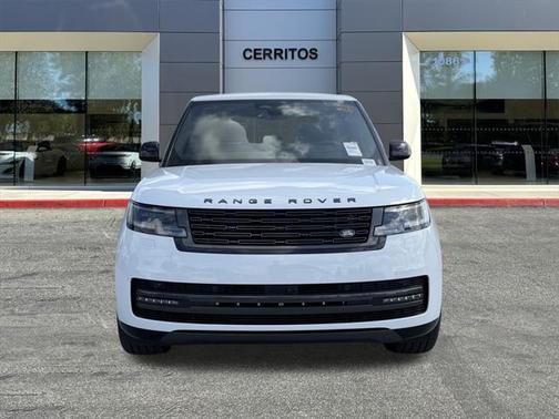 2025 Land Rover Range Rover P550e SE