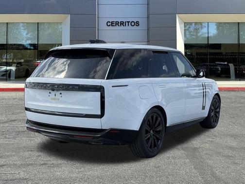 2025 Land Rover Range Rover P550e SE