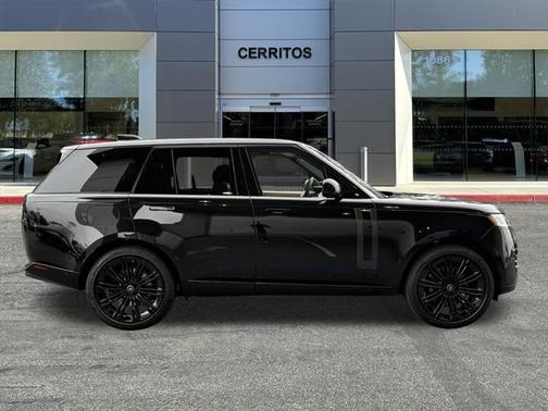 2025 Land Rover Range Rover P530 SE