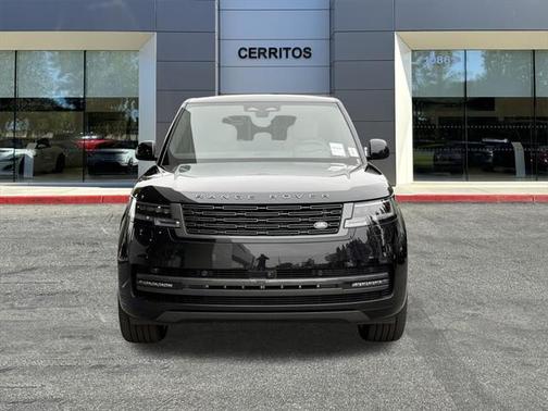 2025 Land Rover Range Rover P530 SE