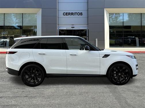 2025 Land Rover Range Rover Sport SE
