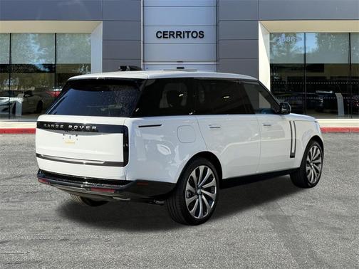 2025 Land Rover Range Rover P400 SE 7 Seat