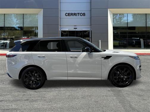 2025 Land Rover Range Rover Sport SE