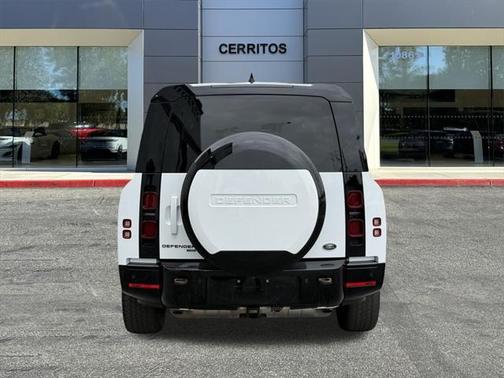 2023 Land Rover Defender 130 X-Dynamic SE