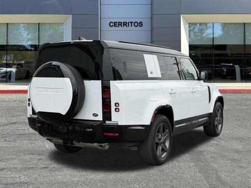 2023 Land Rover Defender 130 X-Dynamic SE