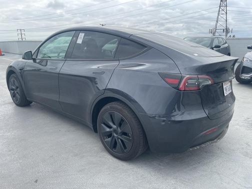 2024 Tesla Model Y Long Range Dual Motor All-Wheel Drive
