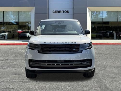 2025 Land Rover Range Rover P400 SE