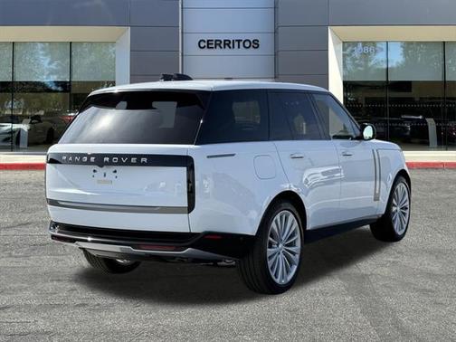 2025 Land Rover Range Rover P530 SE