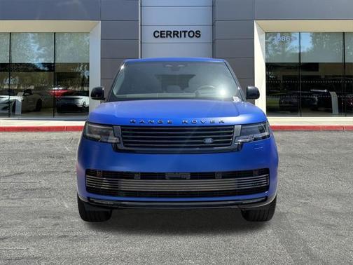 2025 Land Rover Range Rover P615 SV