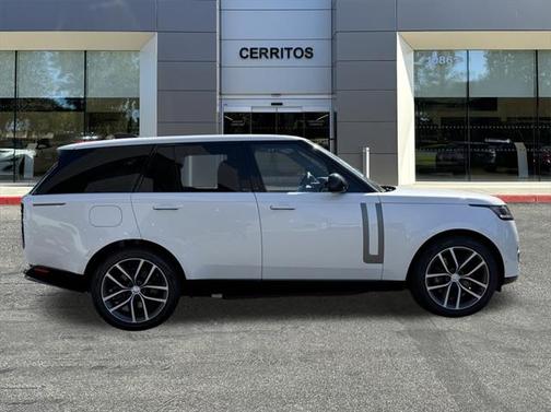 2025 Land Rover Range Rover P550e SE