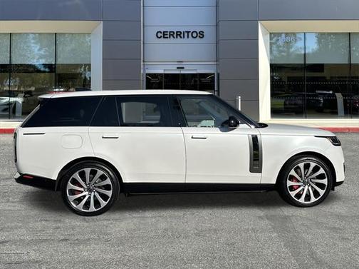 2025 Land Rover Range Rover P615 SV