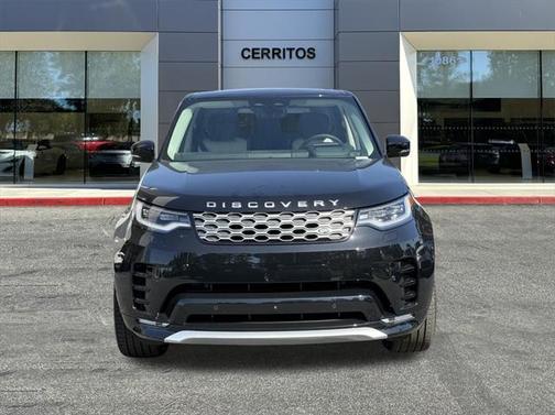 2025 Land Rover Discovery P360 Metropolitan Edition