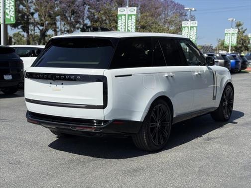 2025 Land Rover Range Rover P530 SE