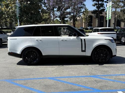 2025 Land Rover Range Rover P530 SE