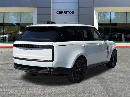 2025 Land Rover Range Rover P530 SE